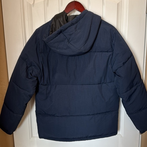 Men's Navy Puffer Jacket. Size small. New with tags. Hooded. Water resistant. - Picture 6 of 6